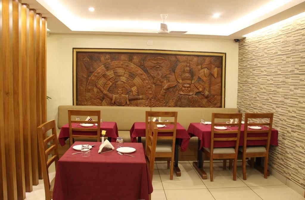 Hotel Issacs Regency Sultan Bathery Exterior foto